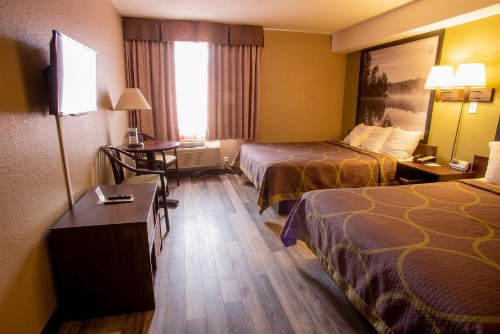 Super 8 by Wyndham Mississauga image 10